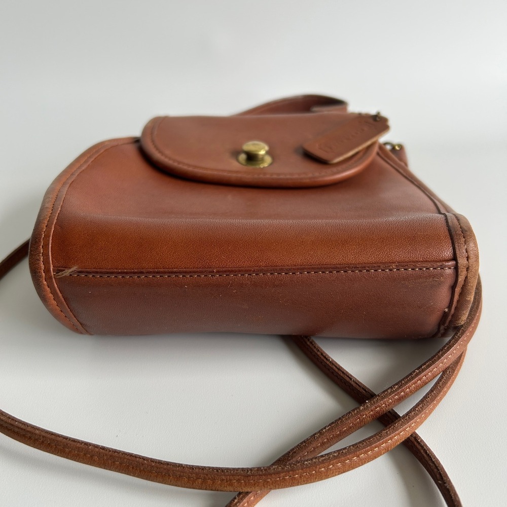 Coach Derby 9904 British Tan Glovetanned Leather Crossbody Bag Good - Picture 8 of 15